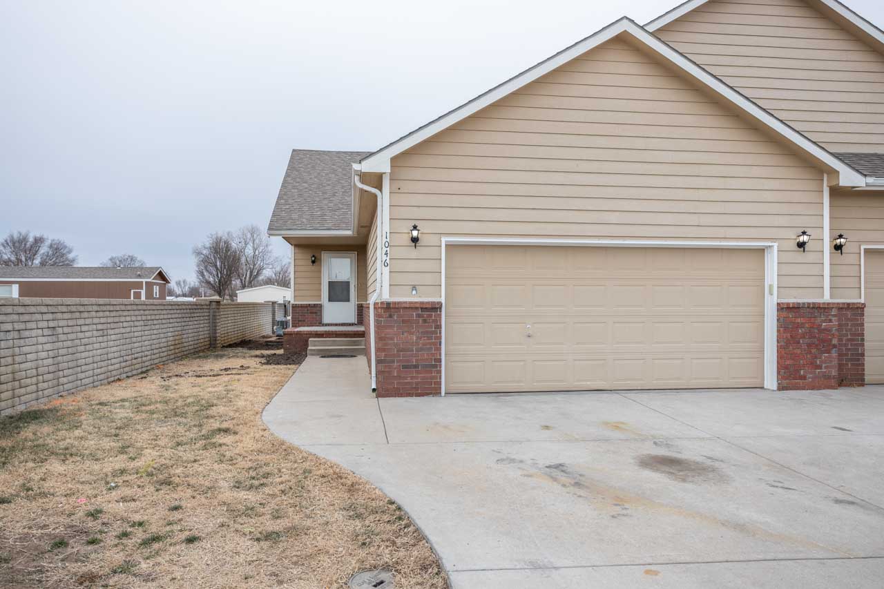 1048 E Karla Ave - 1